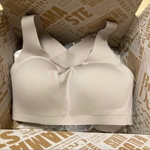 Lululemon - Enlite Sports Bra 34C (beige)